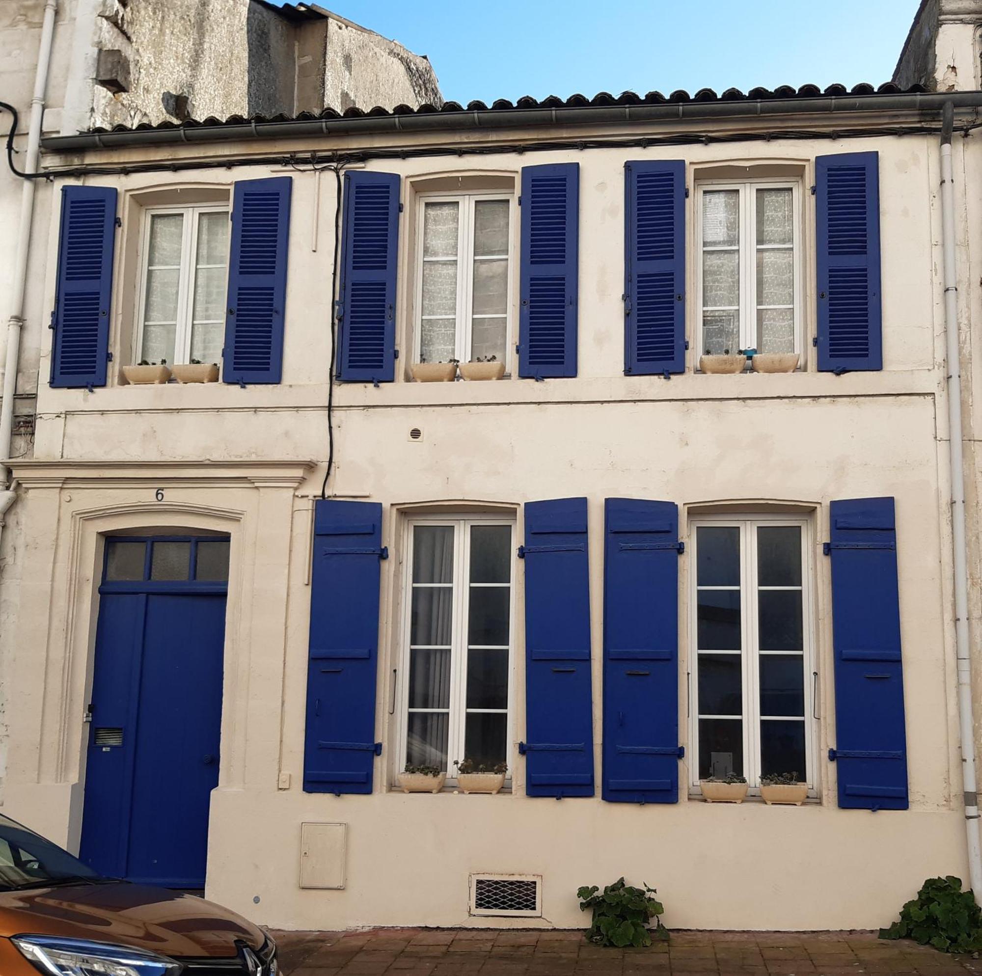 Les Volets Bleus T3 De 80 M2 Patio Privatif Apartment Rochefort  Exterior photo